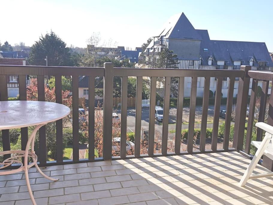 Cabourg Cosy, Appartement Refait A Neuf, 5 Min A Pied De La Mer Extérieur photo
