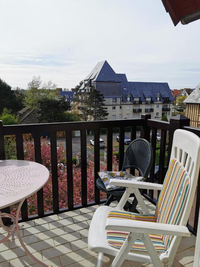 Cabourg Cosy, Appartement Refait A Neuf, 5 Min A Pied De La Mer Extérieur photo
